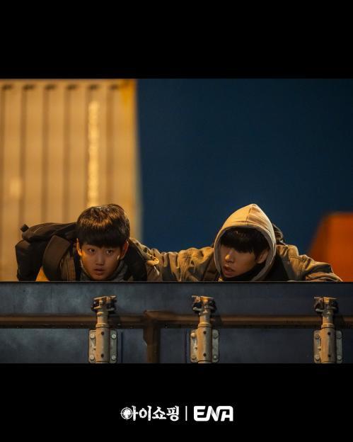 Won Jin Ah, Lee Naeun, And More Desperately Battle Dex In Life-Or-Death Crisis In “The Defects” 3