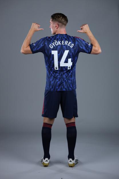 Viktor Gyokeres in Arsenal's new kit, number 14.