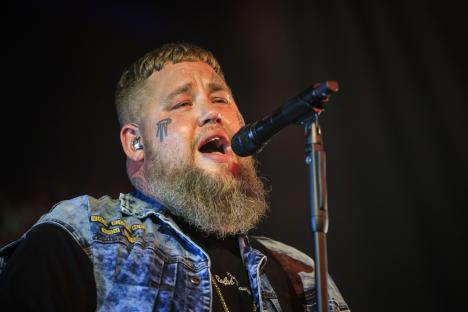NOTODDEN, NORWAY - AUGUST 03: Rag'n'Bone Man performs on stage at the Notodden Blues Festival on August 03, 2024 in Notodden, Norway. (Photo by Per Ole Hagen/Redferns)