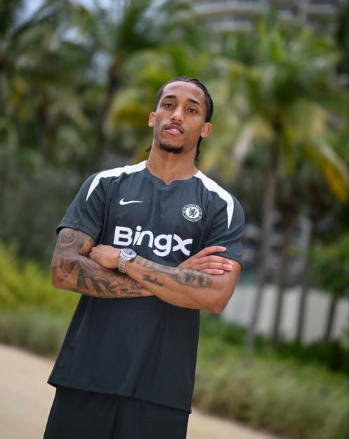 Joao Pedro in Chelsea training kit.