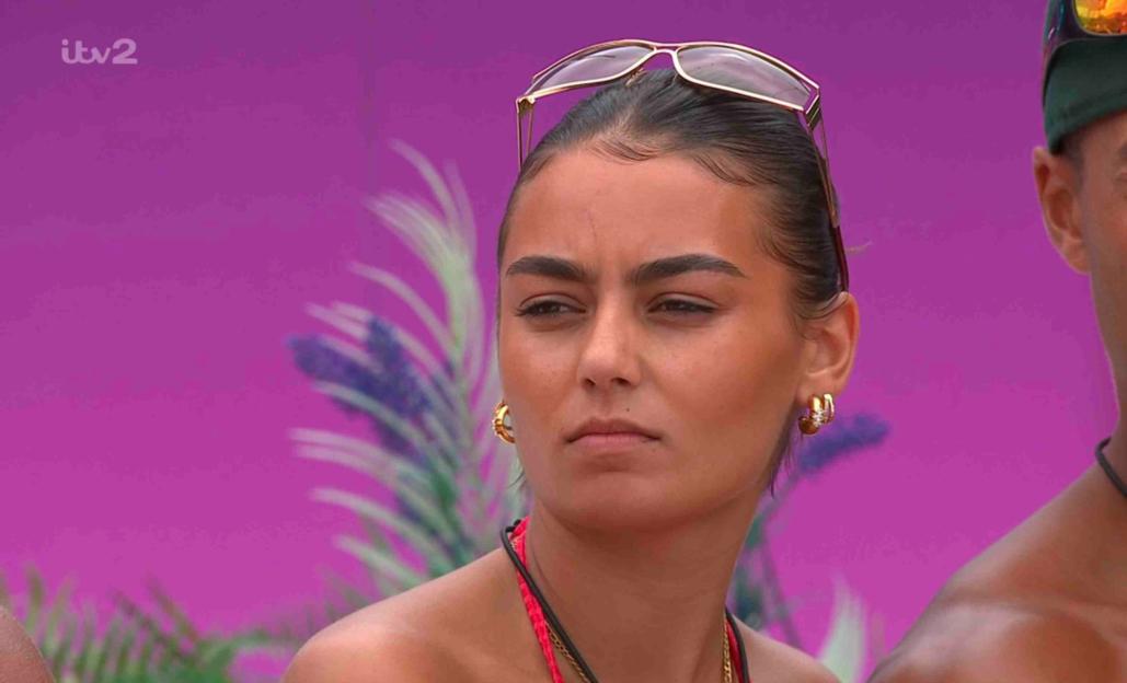 Screenshot of Love Island contestants.