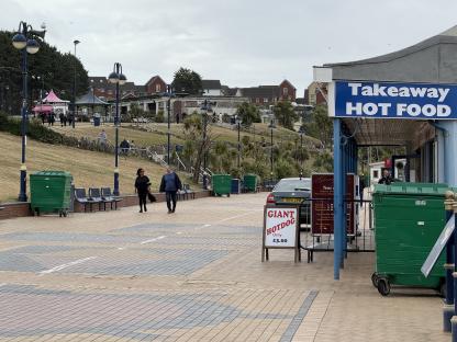 BARRY ISLAND AFTER BUTLINS ...THE QUIET SEA FRONT.COPY NICK NORTH