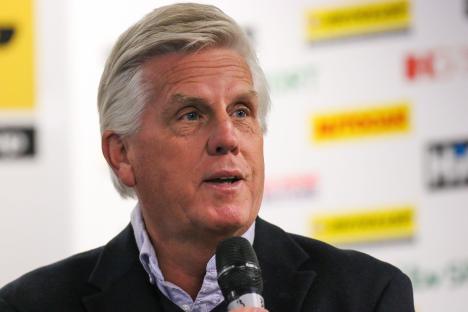 Steve Ryder, ITV Sport presenter, speaking into a microphone.