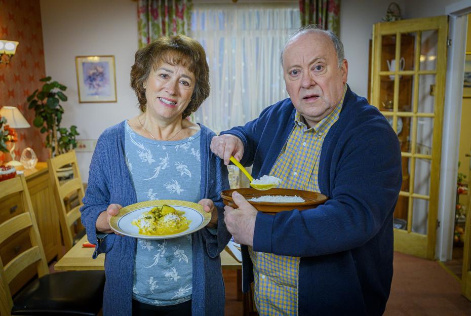 WARNING: Embargoed for publication until 00:00:01 on 27/11/2021 - Programme Name: Two Doors Down S5 - TX: n/a - Episode: Two Doors Down S5 - Ep1 Veggie Curry (No. 1 - Veggie Curry) - Picture Shows: Beth (ARABELLA WEIR), Eric (ALEX NORTON) - (C) BBC Studios - Photographer: Alan Peebles