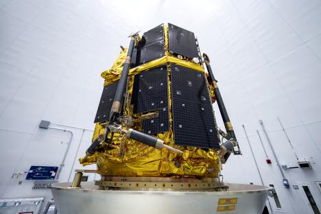 Resilience lunar lander integrated into SpaceX Falcon 9 launch vehicle adapter.