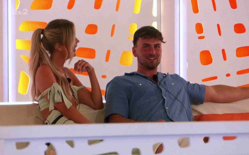 Helena and Ty from Love Island.