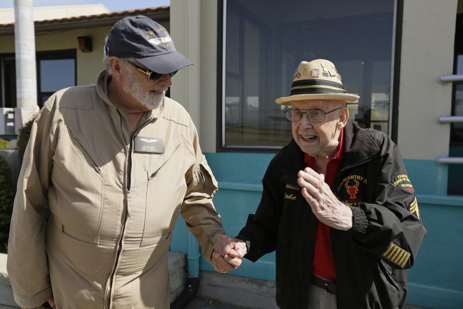 D-Day veteran war hero and TikTok star who survived German gunfire on Normandy beaches dies aged 102 4