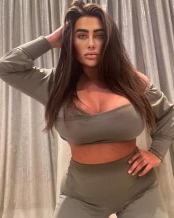 Portrait of Lauren Goodger.