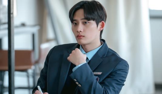 Lee Jong Hyuk And Park Si Woo Are Both Powerful Figures Within Their School In “BITCH X RICH 2” 5