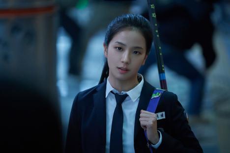 Chae Soo Bin, Nana, BLACKPINK's Jisoo, And More Plunge Into A World Of Chaos In New Film “Omniscient Reader” 6