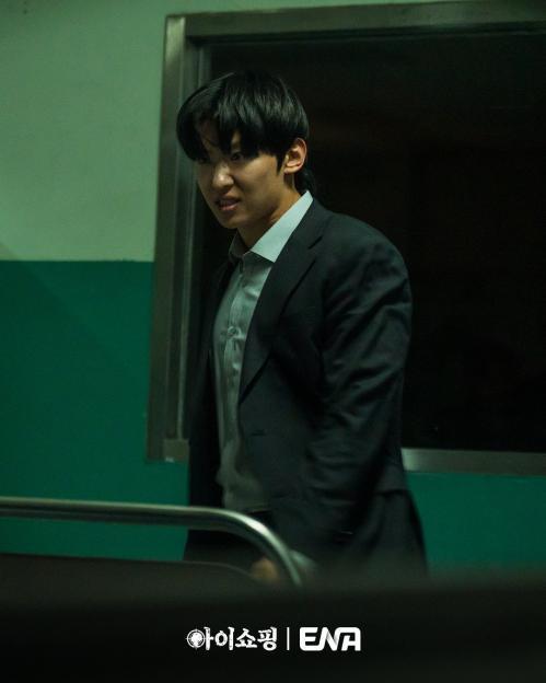 Won Jin Ah Caught In Dex's Grasp Amid A Fierce Showdown In “The Defects” 4