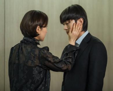 Yum Jung Ah Wields Power Over Dex In New Drama “The Defects” 4