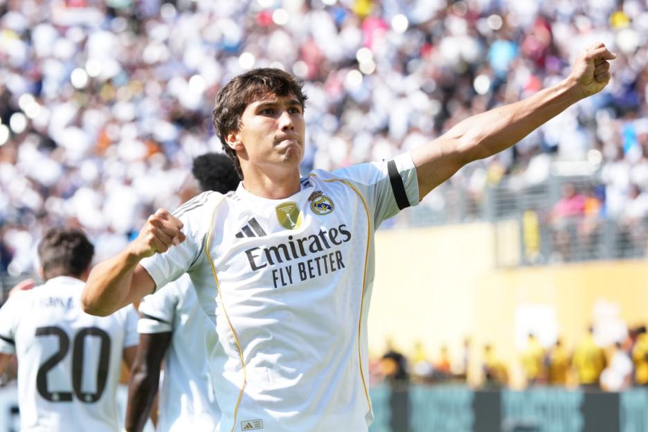 EAST RUTHERFORD, NEW JERSEY - JULY 05: Gonzalo Garcia of Real Madrid CF celebrates after scoring his side's first goal during the FIFA Club World Cup 2025 quarter final match between Real Madrid CF and Borussia Dortmund at MetLife Stadium on July 05, 2025 in East Rutherford, New Jersey. (Photo by Etsuo Hara/Getty Images)