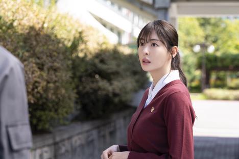 Lee Da Hee Is A High School Teacher With No &#8220;S LINE&#8221; In New Thriller Drama 4