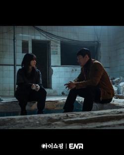 Choi Young Joon Points His Gun At Won Jin Ah Despite Their Bond As Savior And Survivor In “The Defects” 4