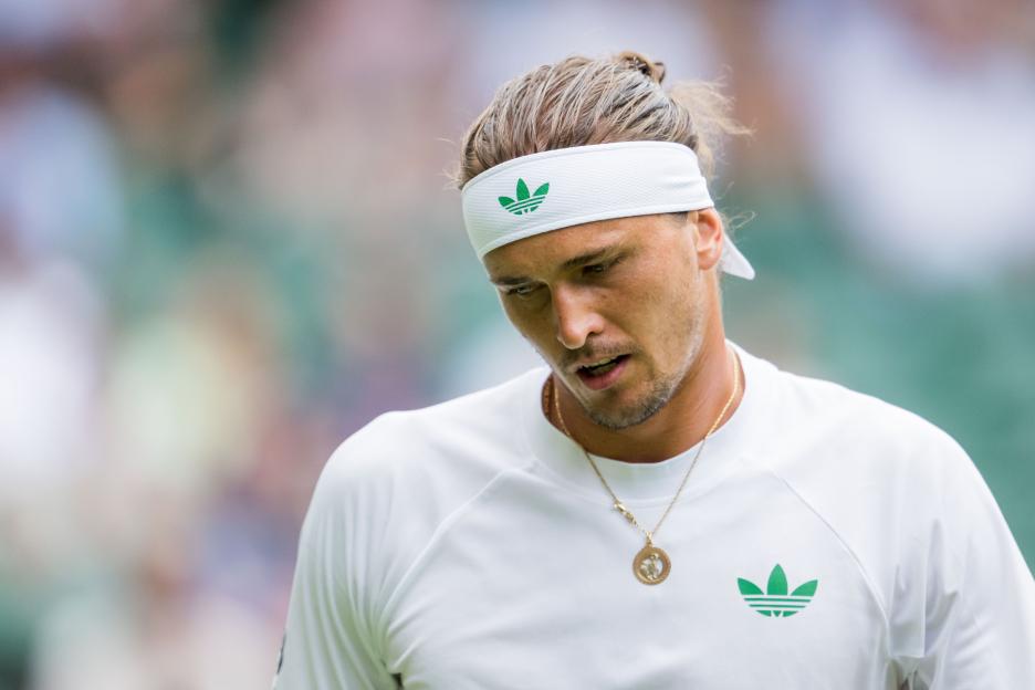 Alexander Zverev looking dejected at Wimbledon.