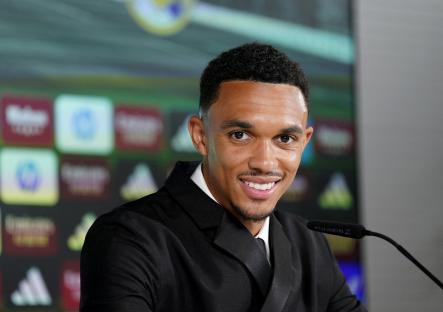 Trent Alexander-Arnold at a Real Madrid press conference.