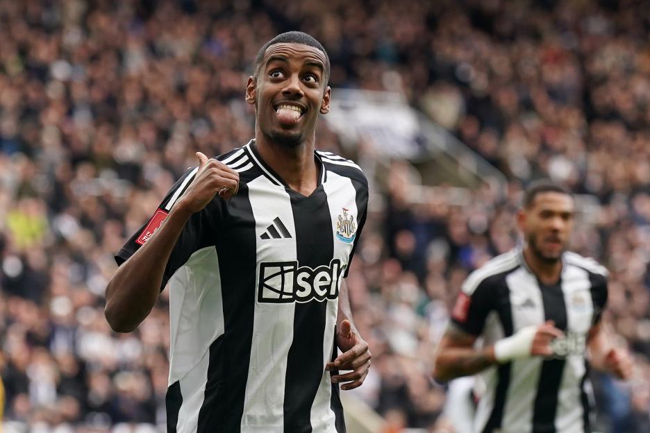 Alexander Isak celebrating a goal.