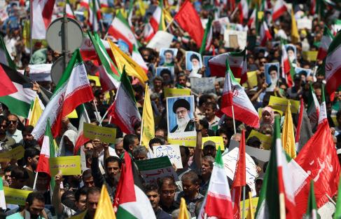 Ayatollah is planning to FLEE Iran, exiled prince claims as he warns of more bloodshed if regime is allowed to survive 4