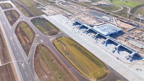 Aerial view of Western Sydney Airport under construction.