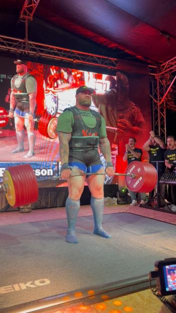HafÃ¾Ã³r JÃºlÃ­us BjÃ¶rnsson deadlifting.