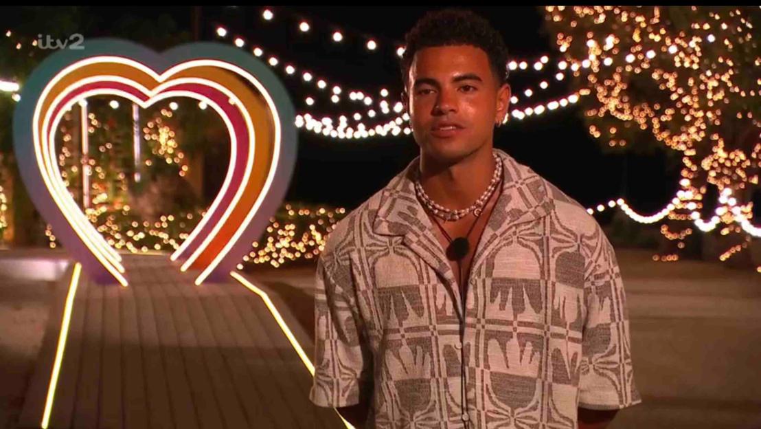 A man saying goodbye at the Love Island villa.
