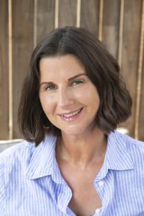 Portrait of Lisa Jarvis.