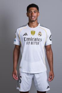 Portrait of Jude Bellingham in a Real Madrid uniform.