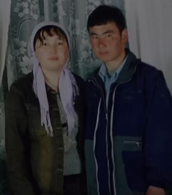 Photo of a Kyrgyz bride and groom.