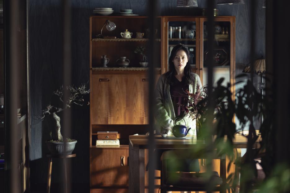 Son Ye Jin Shines As A Reliable Wife When Her Family Faces A Crisis In New Film “No Other Choice” 4