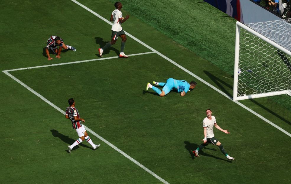 Soccer Football - FIFA Club World Cup - Semi Final - Fluminense v Chelsea - MetLife Stadium, East Rutherford, New Jersey, U.S. - July 8, 2025 Chelsea's Nicolas Jackson and Cole Palmer react REUTERS/Kai Pfaffenbach