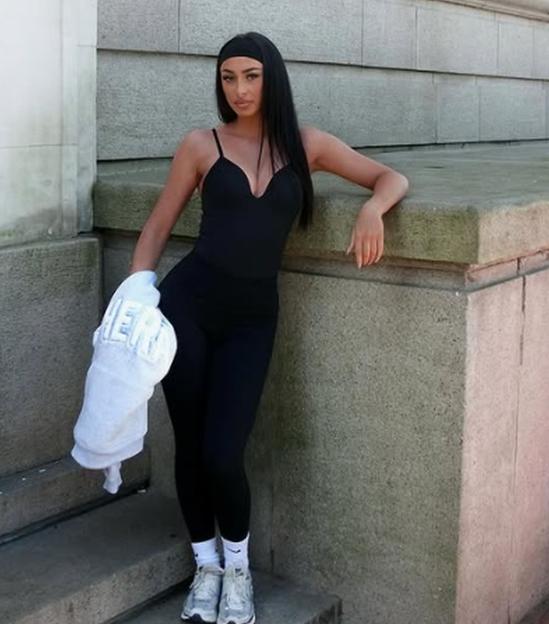 Photo of Saskia Bishop, a young woman who suffered a stroke.
