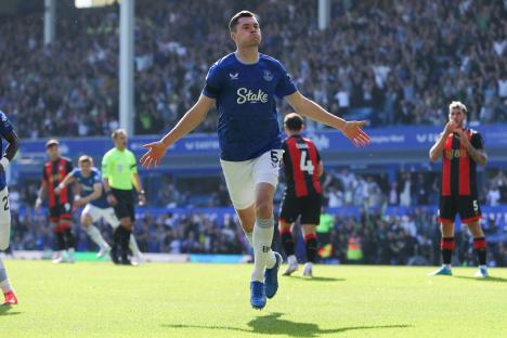 Michael Keane of Everton celebrating a goal.