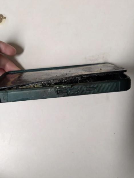 Pixel phone fire, , https://drive.google.com/file/d/1uJVkRflY8UwAlOE9A200fbIDbI4i7lC-/view?pli=1,
