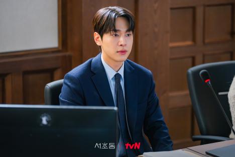 Lee Jong Suk, Mun Ka Young, Kang You Seok, And More Display Distinct Personalities As Associate Attorneys In New Drama “Law And The City” 5