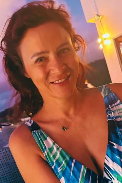 Before and after photos showing a woman's transformation from drinking to sobriety.
