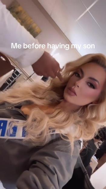 Selfie of a blonde woman before having her son.