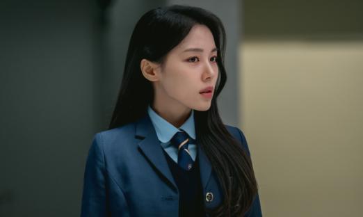 Lee Jong Hyuk And Park Si Woo Are Both Powerful Figures Within Their School In “BITCH X RICH 2” 4