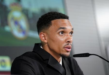 Trent Alexander-Arnold at a Real Madrid press conference.