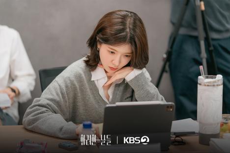Watch: Jung Il Woo, Jung In Sun, Yoon Hyun Min, And More Impress At Script Reading For New Drama 5