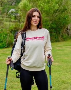 Ekin-Su CülcüloÄlu hiking and supporting breast cancer awareness.