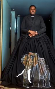 Reactions trail Desmond Elliott's outfit at 2025 AMVCA awards 3