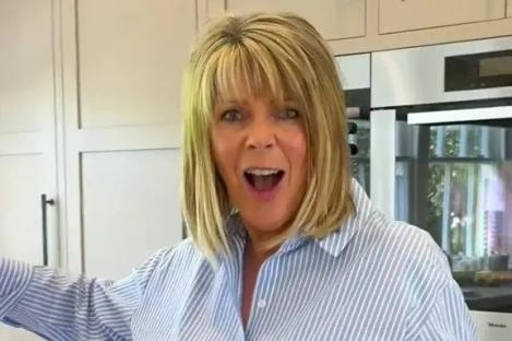 Ruth Langsford accused of ‘rage baiting’ as she reveals her VERY odd ‘secret ingredient’ while prepping famous spag bol