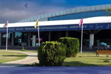 Ten explosions heard near international airport in Kashmir as India & Pakistan trade blows with nations on brink of war