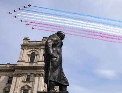 Red Arrows flypast over Churchill statue.