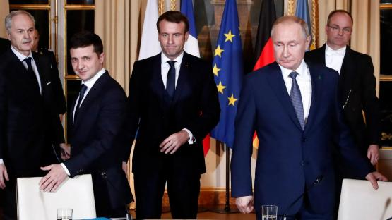 How showdown between Zelensky & Putin will be an ice cold poker game… but one man will have a clear upper hand