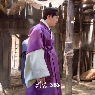 Yook Sungjae Risks It All To Save Cha Chung Hwa In “The Haunted Palace”; 4