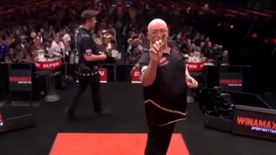 Opera-singing referee dubbed ‘German Eye Candy’ steals show at European Darts Trophy 4 with amazing 180 call