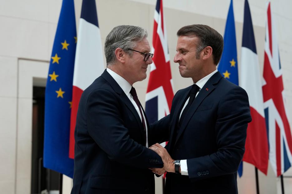 Britain will sign deal with France to co-ordinate nuclear strikes in event of WW3 as nations to work ‘closely together’