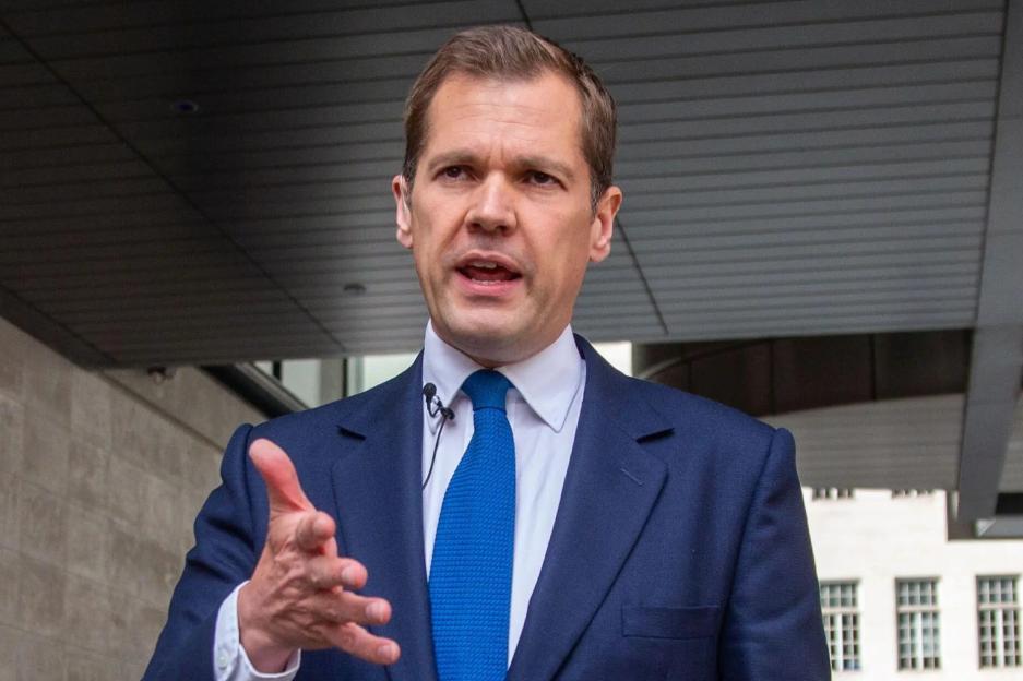 Worried children ‘warned to avoid migrants while walking home from school’ through hotspot areas